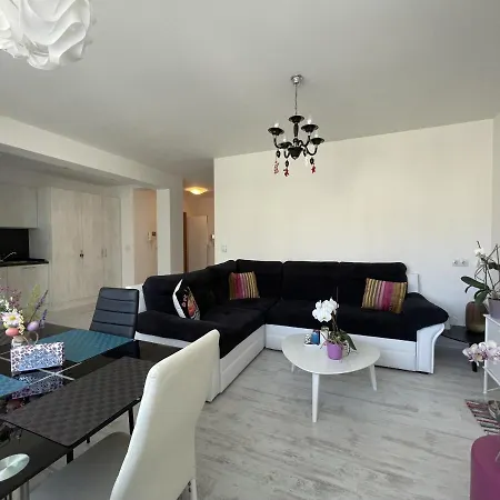 Bright & Spacious 1bd Flat With A Cute Balcony Apartment Sofia